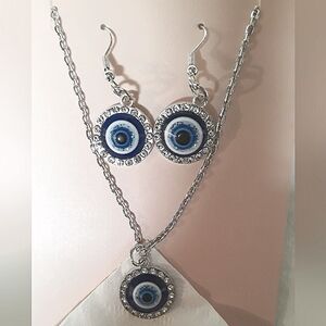 Beautiful Silver Evil Eye Necklace Earrings Set.  Crystal CZ Diamonds NEW